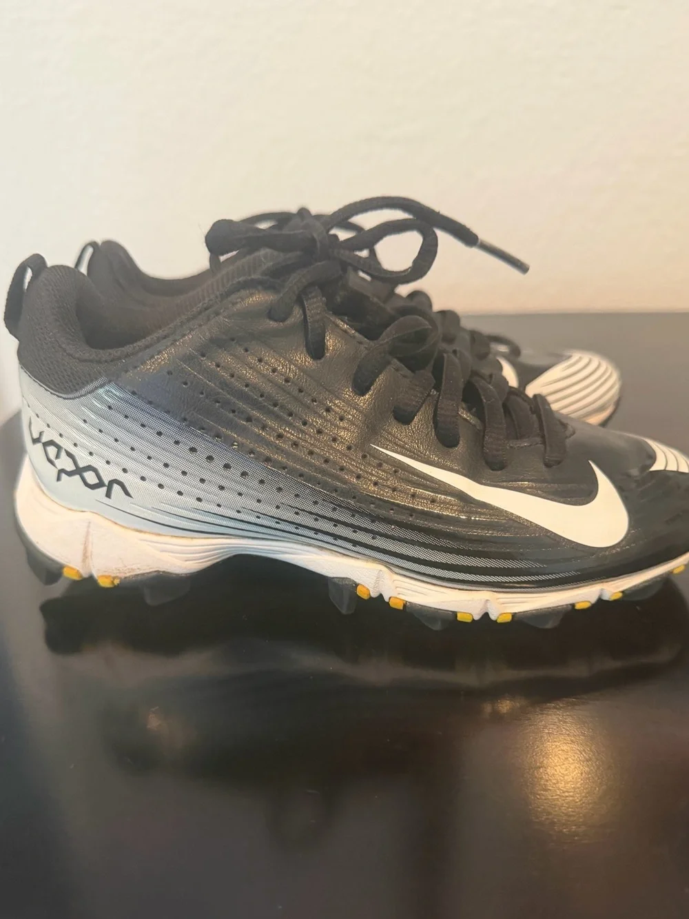 Nike Vapor Keystone 2 Low Youth Baseball Cleats Size 1Y Black White Fastflex